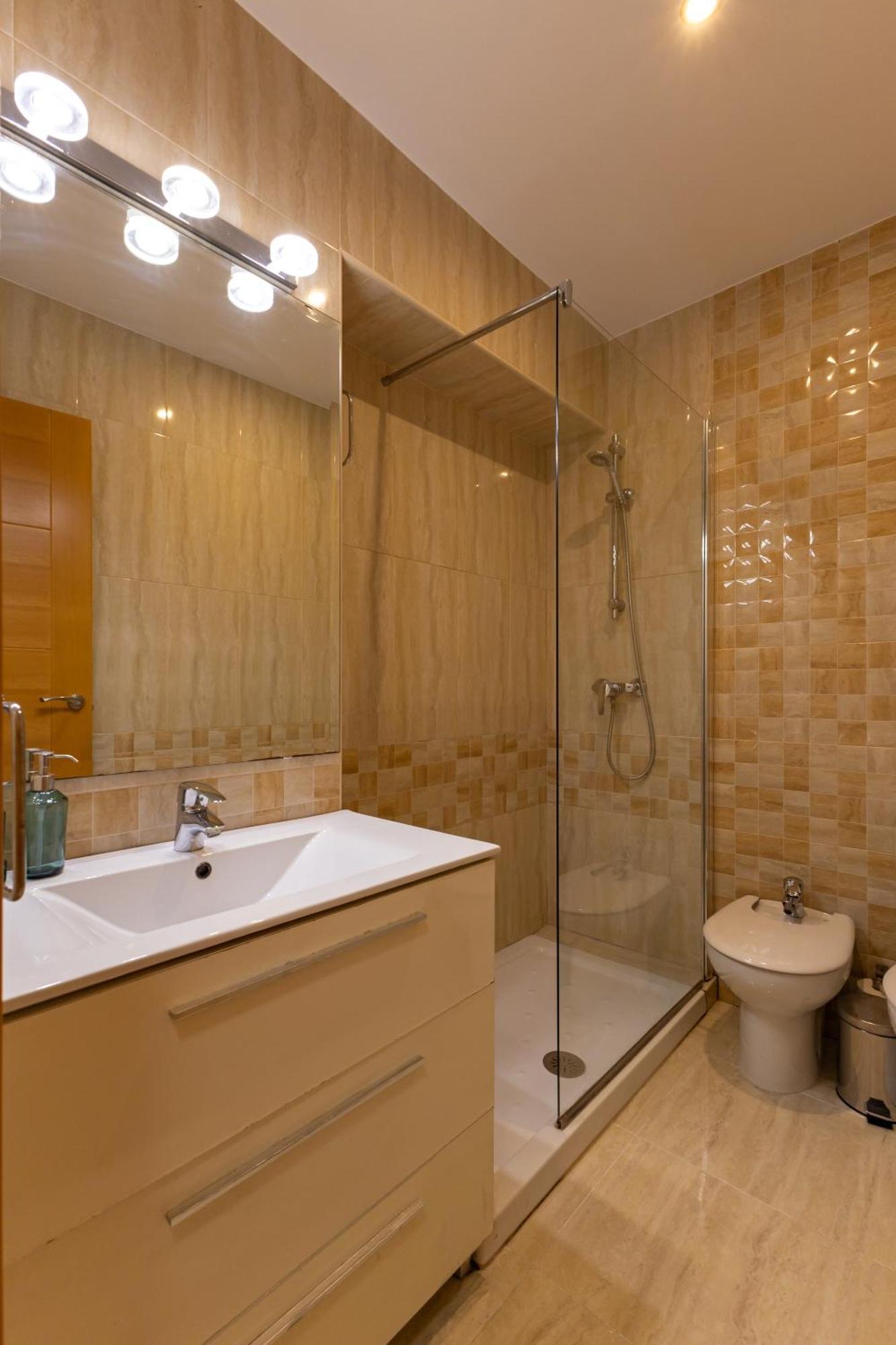 Charming 3 Bedroom Apartment At Triana Center By Oui Seville Sevilha Exterior foto